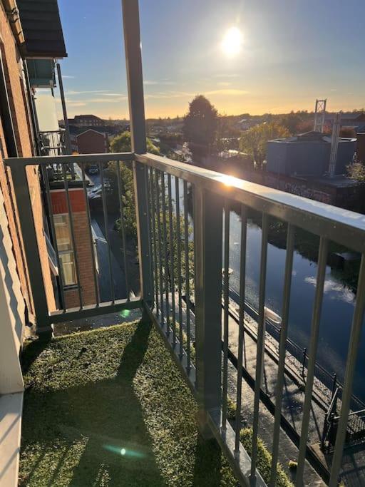 דירות Lincoln View Sleeps 4 Balcony Self Check-In מראה חיצוני תמונה