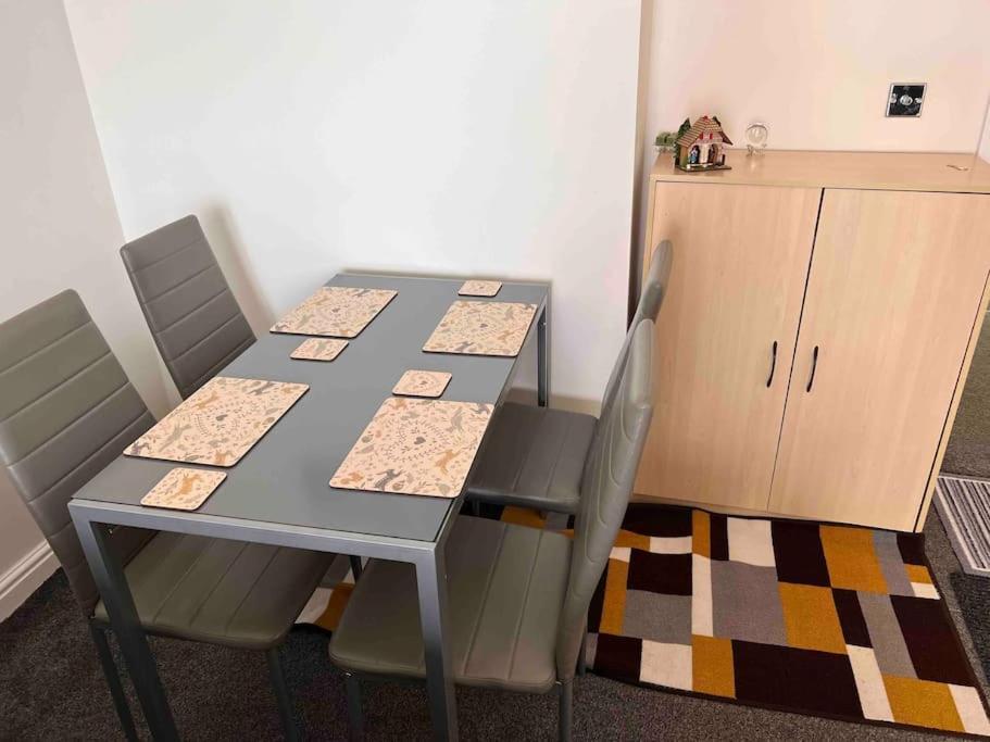 דירות Lincoln View Sleeps 4 Balcony Self Check-In מראה חיצוני תמונה
